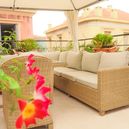 The Acropolis House Of Flowers~private Roof Garden Tatil Evi